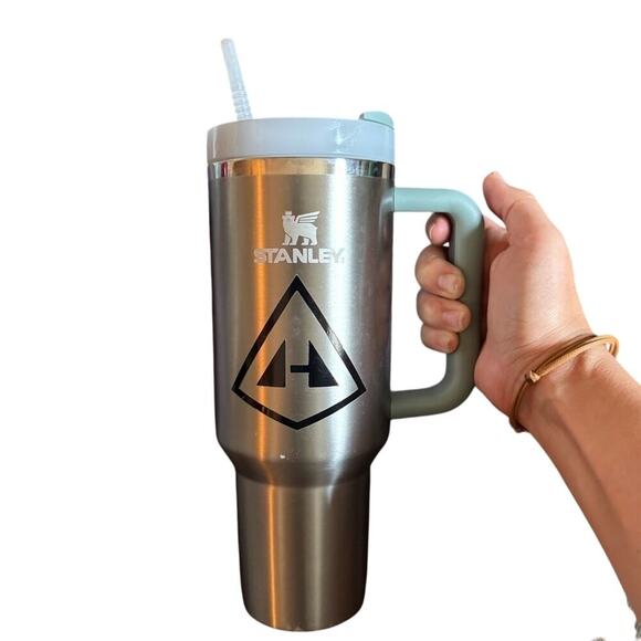 THE QUENCHER H2.0 FLOWSTATE™ TUMBLER | 40 OZ Stanley Shale - Picture 2 of 3